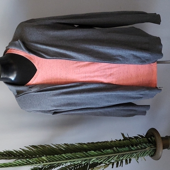 APT. 9 gray long sleeve full zip knit sweater with ribbed accents - Picture 4 of 13